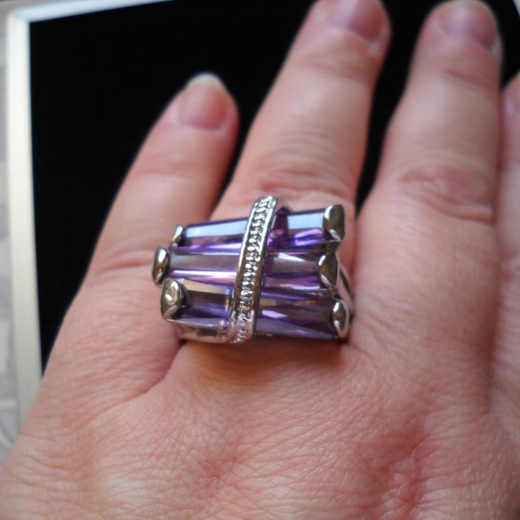 Ring - Picture 4 of 4